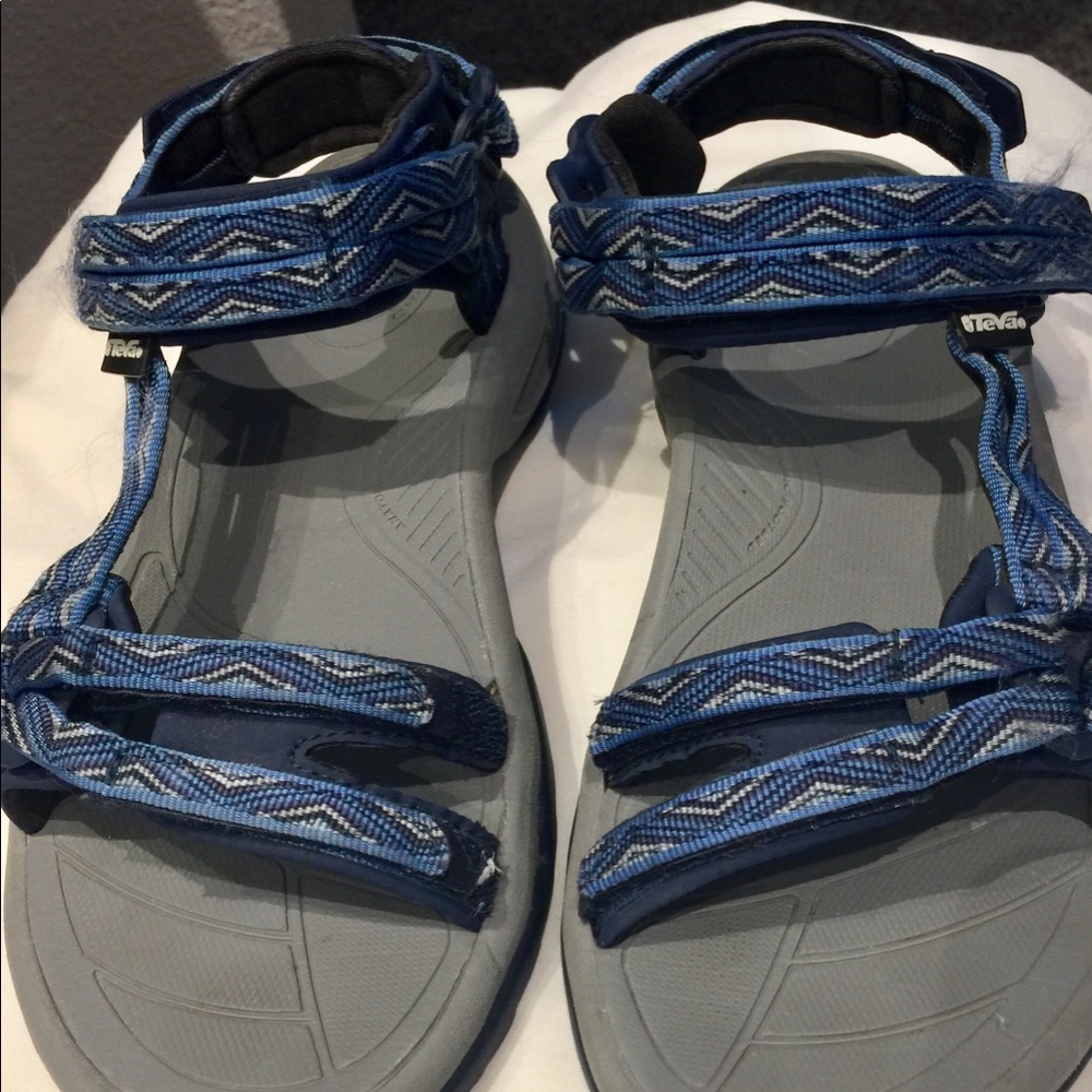 Teva Hurricane Sandals size 6